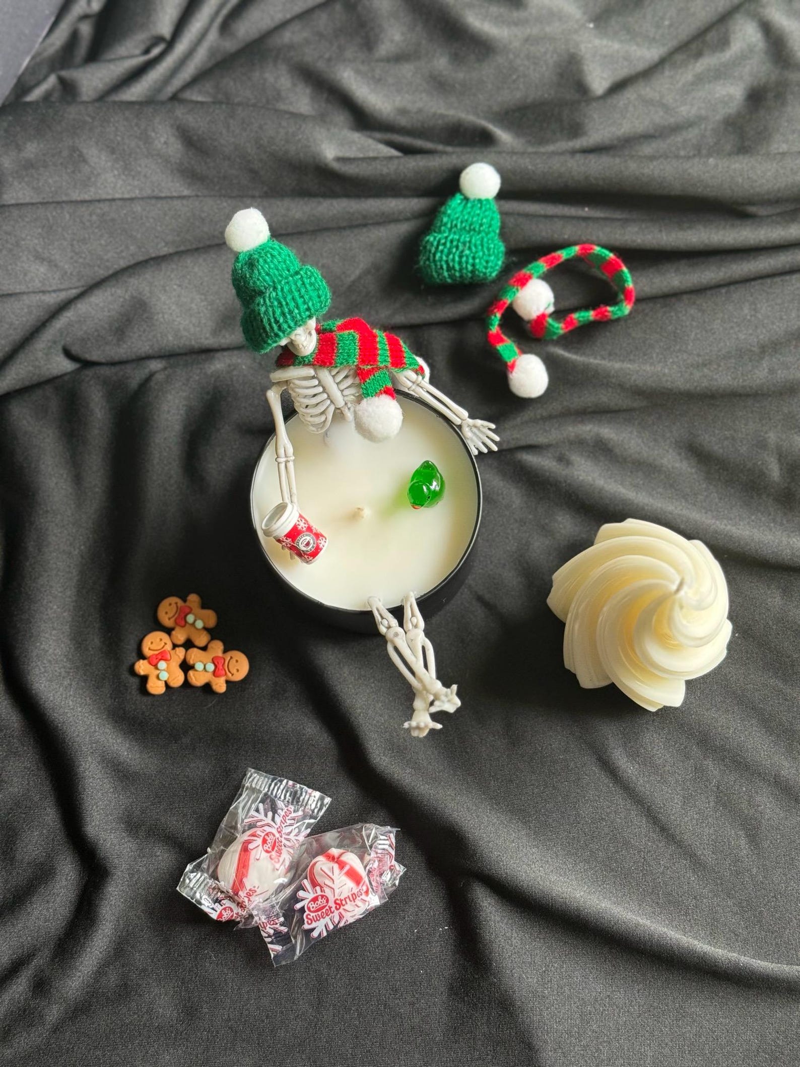Skeleton Bath Christmas Candle